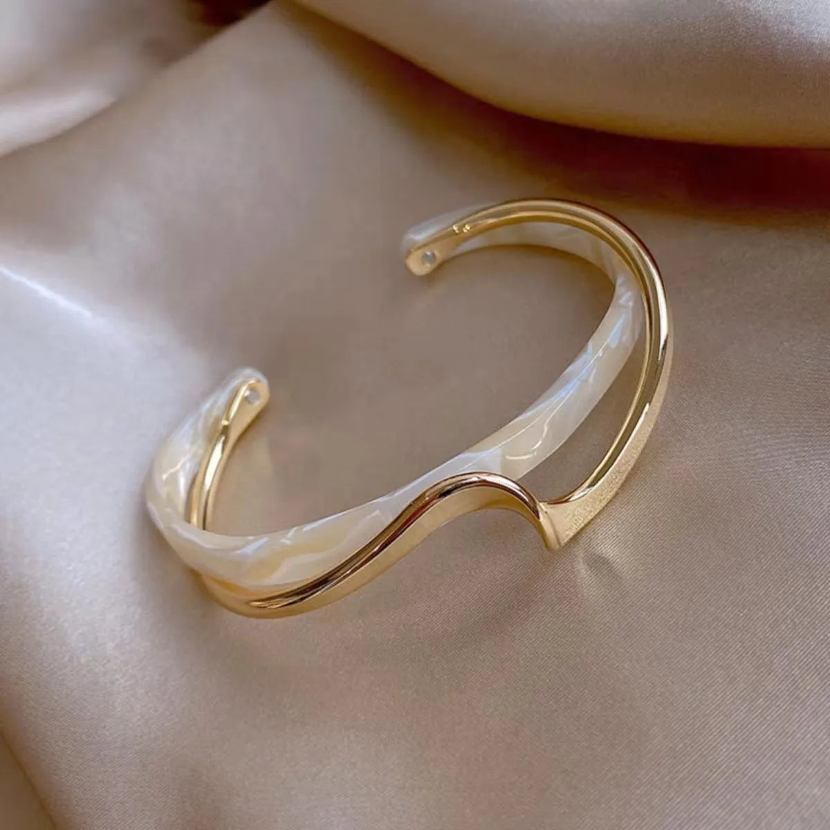 Elegant Starlet Bangle - R&N 